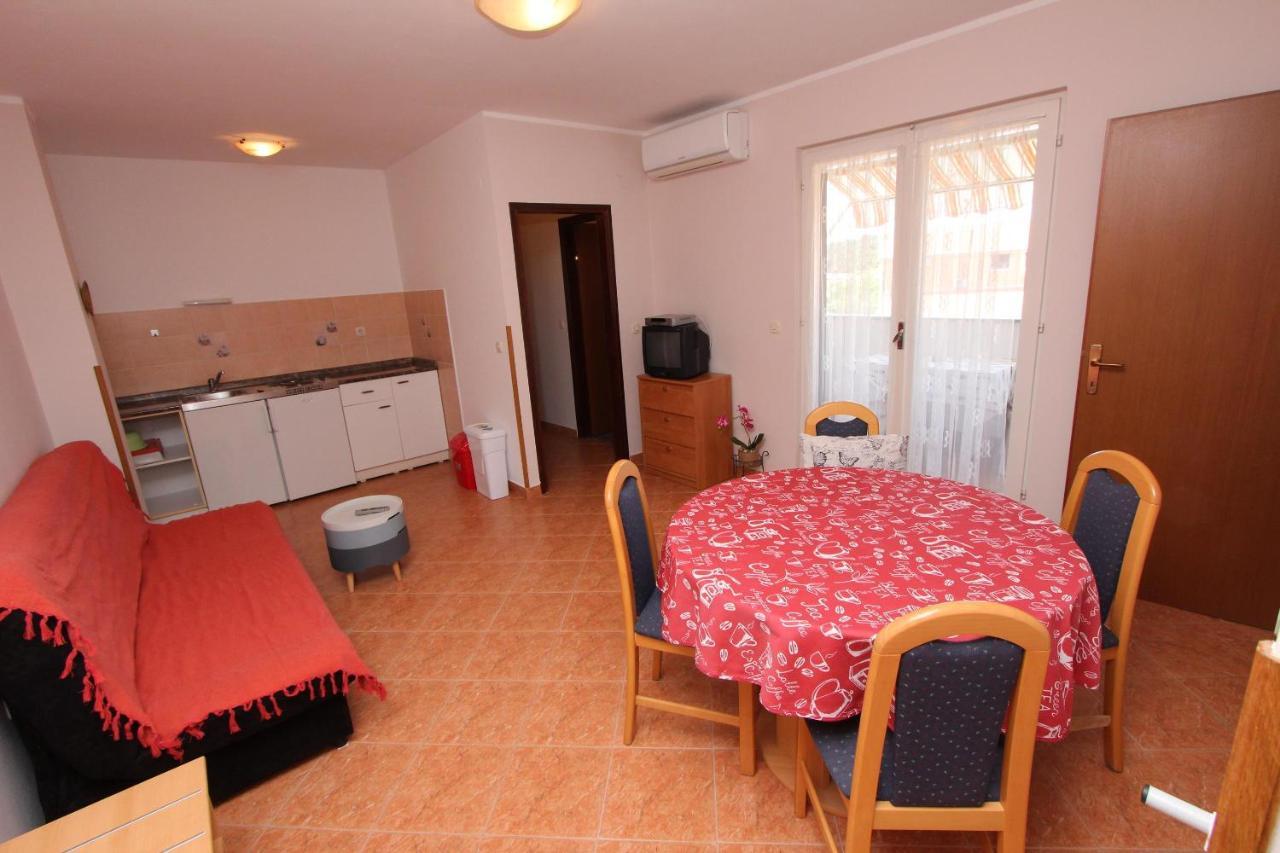 Rooms And Apartments Dino Rovinj Exterior photo