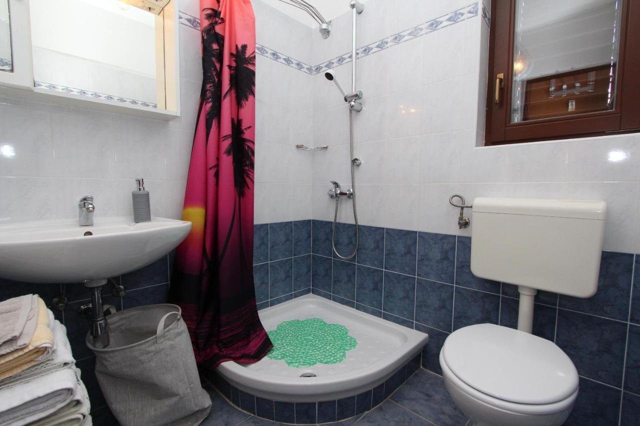 Rooms And Apartments Dino Rovinj Exterior photo