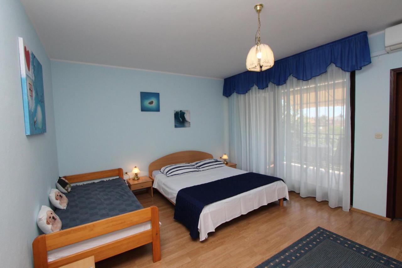 Rooms And Apartments Dino Rovinj Exterior photo