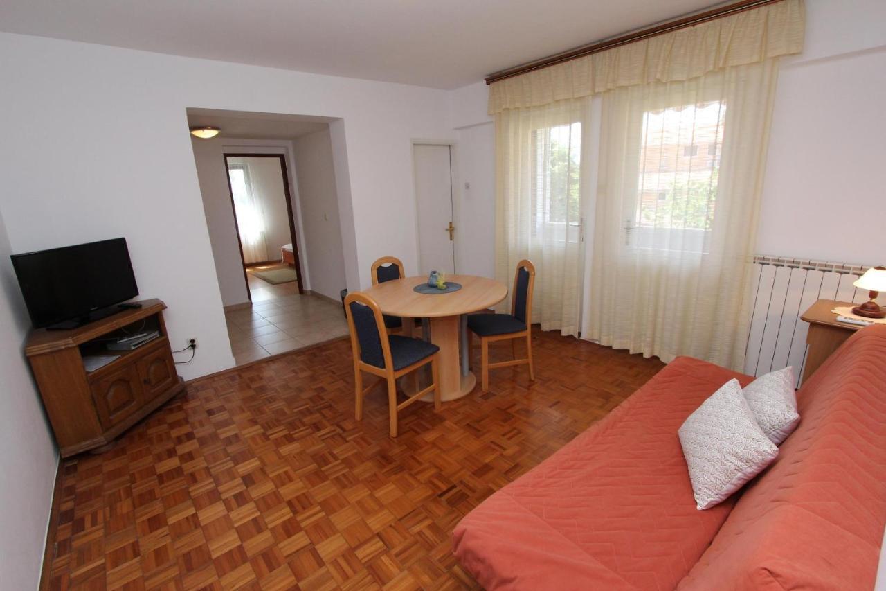 Rooms And Apartments Dino Rovinj Exterior photo