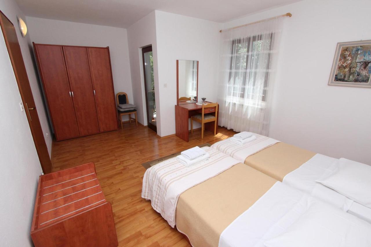 Rooms And Apartments Dino Rovinj Exterior photo